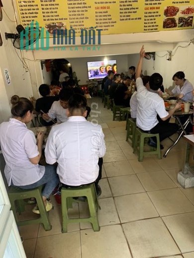 Sang nhượng quán cơm bình dân tại số 637 Phúc Diễn, Quận Nam Từ Liêm, Hà Nội.