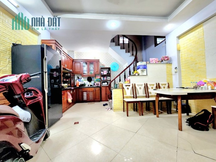 bán nhà đối diện đại học Sư phạm Hà Nội - Quận Cầu Giấy