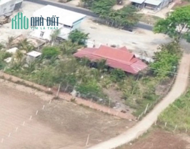 bán 500m2 với giá 300 triệu nhưng 1000m2 thì chỉ 580 triệu