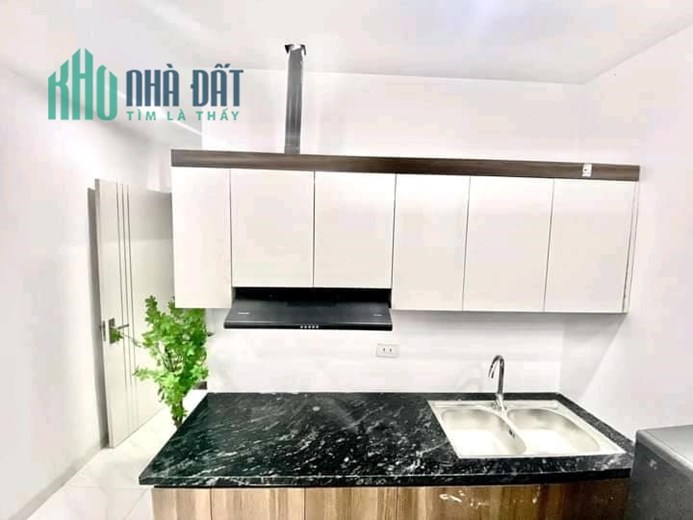 Bán CCMN Trương Định 58m2 x 5 tầng 1 tum, 9 ngủ khép kín thang máy DT 55tr.Giá 7,6ty. Sổ đỏ sẵn