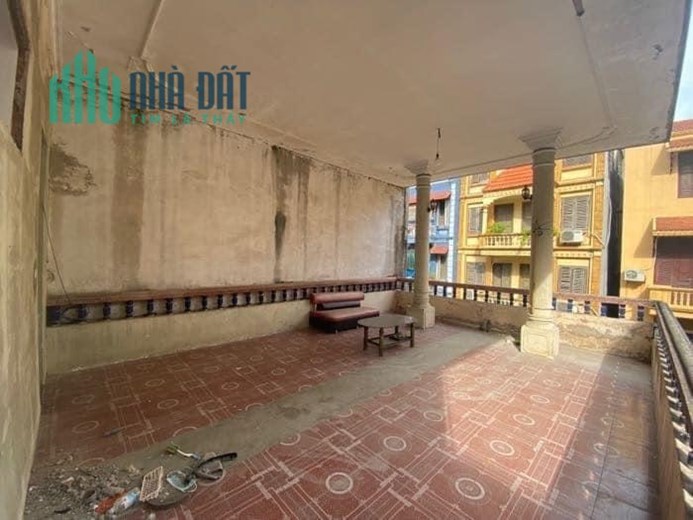 Bán nhà phố Nguyên Hồng, Đống Đa 120m2 phân lô, ô tô tải qua nhà giá 19 tỷ.