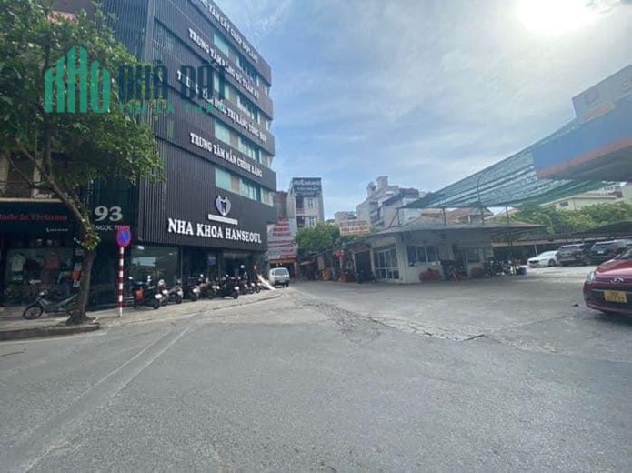Bán nhà phố Nguyên Hồng, Đống Đa 120m2 phân lô, ô tô tải qua nhà giá 19 tỷ.