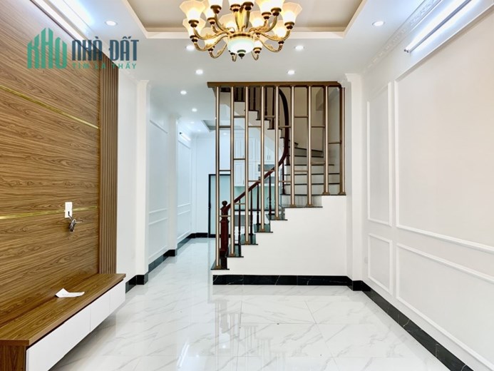 Lê Thanh Nghị, Hai Bà Trưng, 45m2, 5T, lô góc, oto, nhà cần bán nhanh