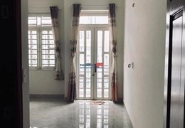 Chính chủ cho thuê phòng ở lớn, có ban công, cửa sổ tháng mát, có máy lạnh và toilet riêng, khu vực