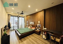 Đống Đa, ngõ to hơn phố, sát hồ Hoàng Cầu, 5 tầng, 2 thoáng, tầng 1 cho thuê 260 triệu/năm