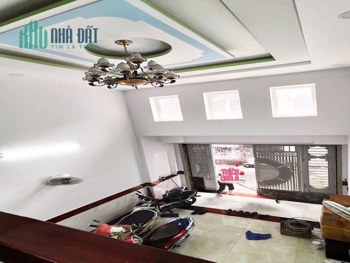 VỊ TRÍ ĐẸP, NGAY KDL BẾN XƯA QUẬN 12, Ô TÔ VÀO NHÀ, 4 TẦNG BTCT, 4 PN, TẶNG FULL NỘI THẤT CAO CẤP.