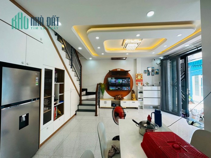 Bán nhà Quang Trung quận Gò Vấp dưới 4 tỉ, hẻm xe hơi, 42m2 nhà còn mới.