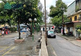 Nghĩa Tân - Bán đất tặng nhà 2 tầng - Ô tô đỗ ngày đêm - Tặng Sân chơi trước nhà - Kinh doanh