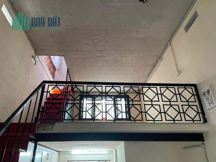 Nghĩa Tân - Bán đất tặng nhà 2 tầng - Ô tô đỗ ngày đêm - Tặng Sân chơi trước nhà - Kinh doanh