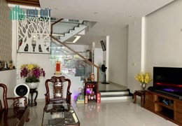 Bán nhà giá rẻ 3 tầng mới mặt tiền đường Phan Đăng Lưu, Quận Hải Châu, Đà Nẵng