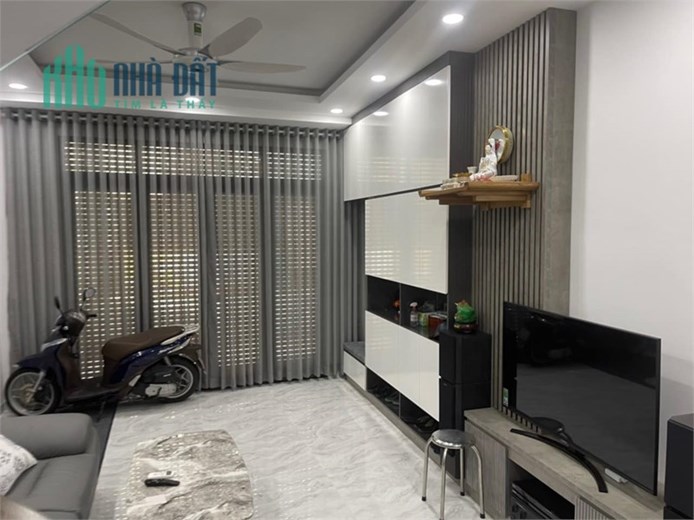 NHÀ TRẦN HƯNG ĐẠO QUẬN 1 - 4 TẦNG CHẮC CHẮN - NỘI THẤT CAO CẤP