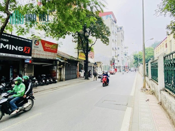 Bán gấp 94m2 đất thổ cư sổ đổ riêng mặt phố Ngọc Hà, Ba Đình, Hà Nội. Mặt tiền 6.37m. Vỉa hè oto