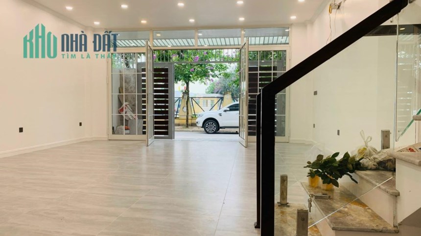 Hồ Tùng Mậu Cầu Giấy, Oto 2 Thoáng Ở & Văn Phòng, Cạnh ĐH Thương Mại 110m Mt 6.6m 22Tỷ