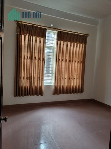 BÁN NHÀ SUỐI HOA-3 TẦNG KIÊN CỐ- PHÒNG CHIA KHOA HỌC- CONTAINER ĐỖ CỬA - CẠNH HÀNH CHÍNH CÔNG- MT