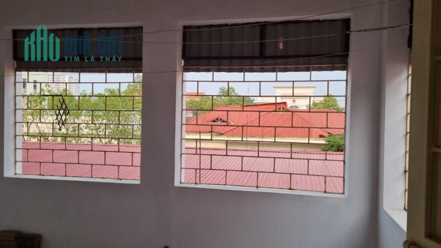 BÁN NHÀ SUỐI HOA-3 TẦNG KIÊN CỐ- PHÒNG CHIA KHOA HỌC- CONTAINER ĐỖ CỬA - CẠNH HÀNH CHÍNH CÔNG- MT