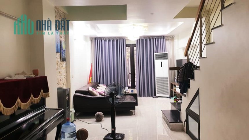 Bán ngôi nhà 54m2 phố Nghi Tàm, Tây Hồ Gara Ô tô tránh Vỉa hè rộng Kinh doanh siêu đỉnh 7.3 Tỷ