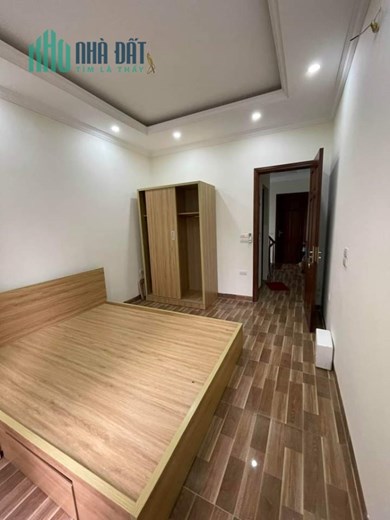 Bán Nhà Phố Doãn Kế Thiện 40m2 x 5 tầng , nhà mới , full nội thất ,  gần Phố ngõ nông , giá 5. x tỷ