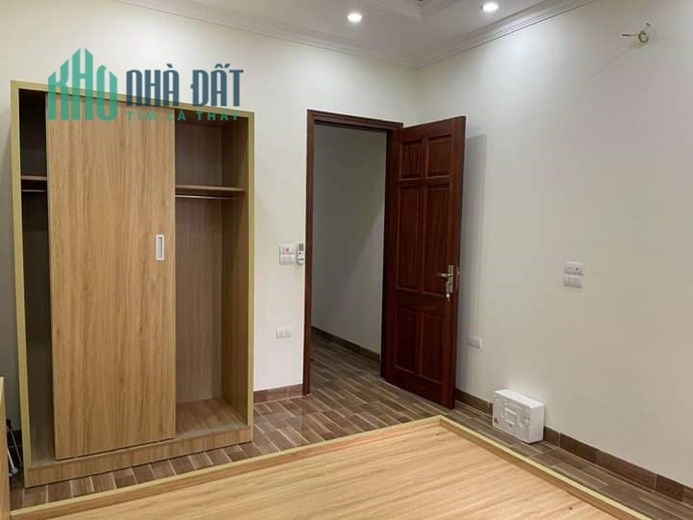 Bán Nhà Phố Doãn Kế Thiện 40m2 x 5 tầng , nhà mới , full nội thất ,  gần Phố ngõ nông , giá 5. x tỷ
