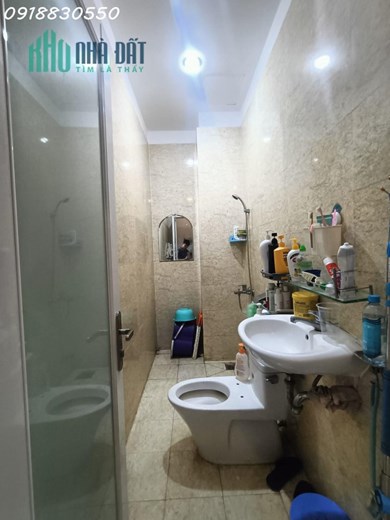 Nhà ngay chợ, dành cho khách kinh doanh buôn bán, mặt tiền Võ Duy Ninh, sát bên Quận 1