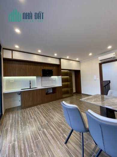 Bán nhà Nguyễ Sơn, Dt 40m2 - 6 tầng thang máy ô tô 7 chỗ vào nhà full nội thất hơn 7 tỷ.