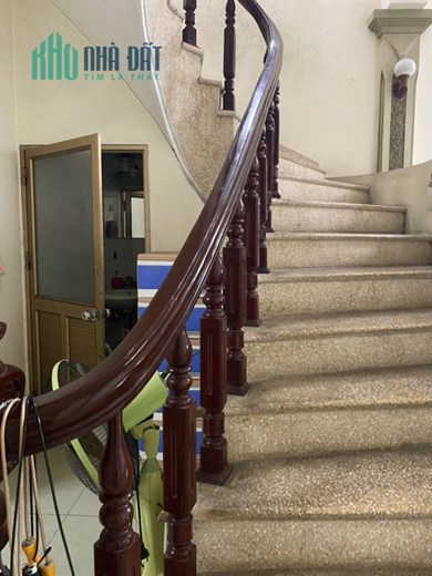 BÁN NHÀ 2 TẦNG- ĐÔNG NAM MÁT MẺ-NHÀ MỚI TINH- NỘI THẤT LUNG LINH- THIẾT KẾ HIỆN ĐẠI!