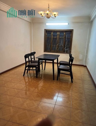 Cho thuê nhà nguyên căn Nguyễn Chí Thanh. 50m. 4 tầng. 5 ngủ. Đủ đồ. 15tr
