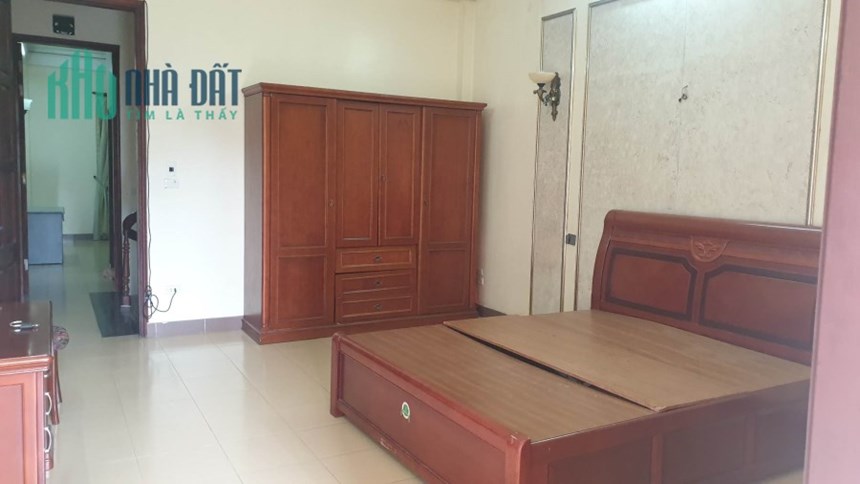 Cho thuê nguyên căn Đội Cấn. 50m 5 tầng. MT 4m. 6 ngủ. 2 ô tô tránh. Kinh doanh. 16tr