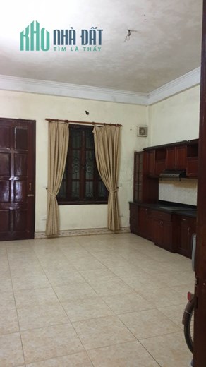 Cho thuê nguyên căn Đội Cấn. 50m 5 tầng. MT 4m. 6 ngủ. 2 ô tô tránh. Kinh doanh. 16tr