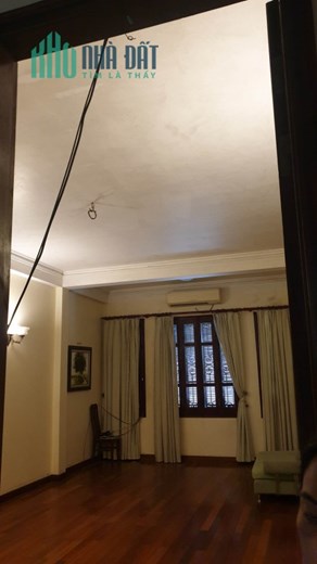 Cho thuê nguyên căn Đội Cấn. 50m 5 tầng. MT 4m. 6 ngủ. 2 ô tô tránh. Kinh doanh. 16tr