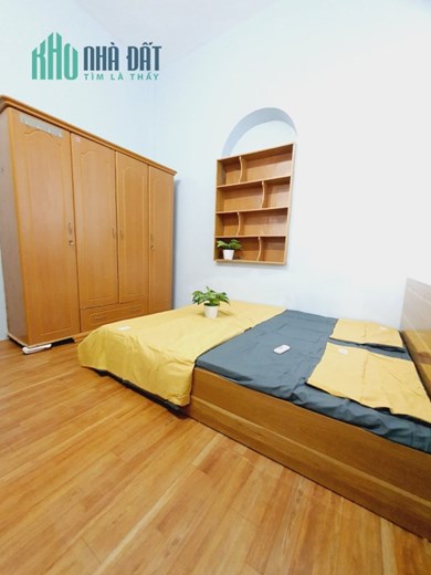 Bán Căn hô dịch vụ Pháo Đài Láng, 46m, 5 tầng, 9 ngủ, MT4m. DT 500tr/năm. 6.5 tỷ
