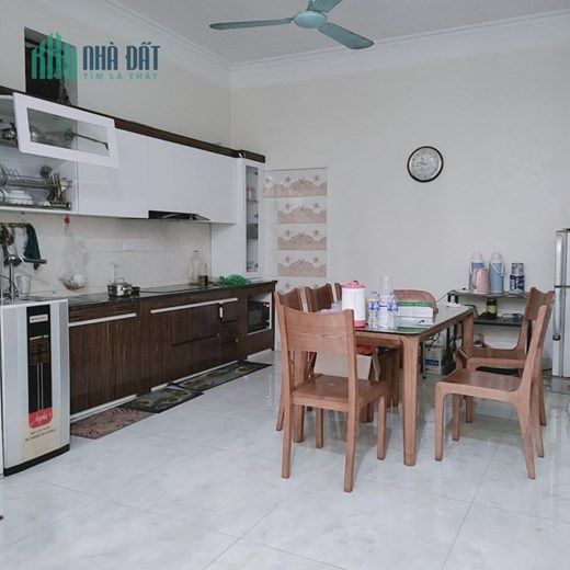 Bán ngôi nhà 83m2 phố Nghi Tàm, Tây Hồ Dòng tiền khủng 11 phòng 10m Ô tô tránh 8.1 Tỷ