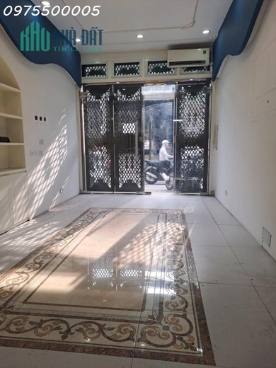Cho thuê nhà Đội Cấn, Ba Đình 40m2, 5T, MT4m, Ô TÔ, VỈA HÈ, KINH DOANH.