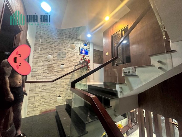 BÁN NHÀ ĐẸP BÌNH TÂN, MẶT TIỀN KINH DOANH , ĐƯỜNG NHỰA 8M CÓ LỀ, 5 TẦNG, 4 x 17M , NHỈNH 6TỶ
