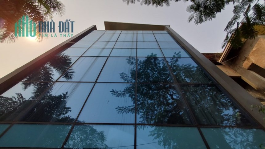 Cho thuê tòa nhà khu Cầu Giấy, Hà Nội. Dt 4000m2 sàn gồm 2 hầm giá rẻ.