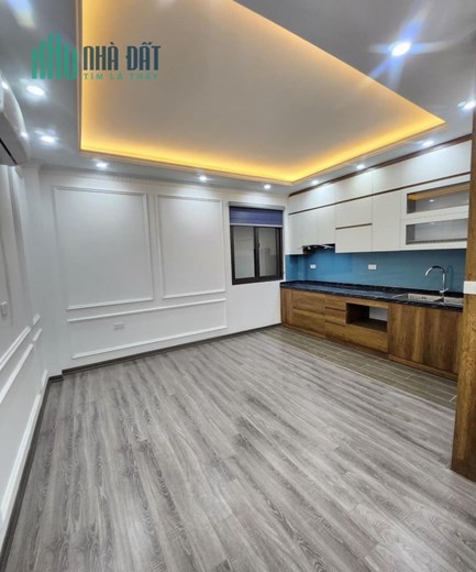 PHÂN LÔ, Ô TÔ, NỘI THẤT VIP CÁCH PHỐ CHÙA BỘC 10M, DT30m2 x 5t, MT4m, chỉ Nhỉnh 4 tỷ