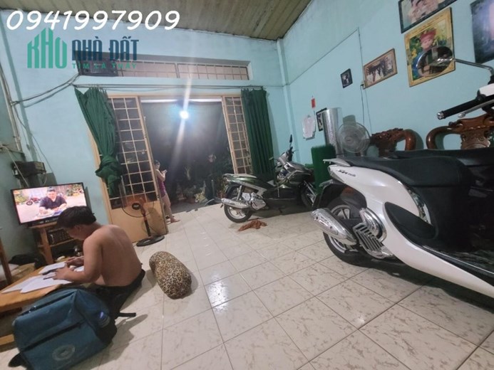 BÁN ĐẤT TẶNG NHÀ ĐƯỜNG SỐ 8 LINH XUÂN-THỦ ĐỨC, 195M2, XE HƠI NGỦ TRONG NHÀ, CHỈ 8.5 TỶ.