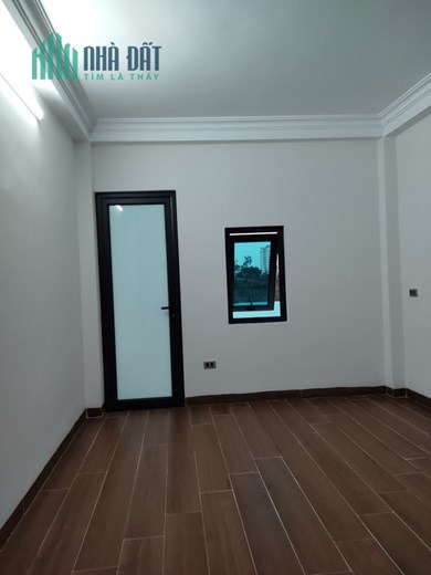 Bán nhà ngõ 530 phố Thụy Khuê,Tây Hồ dt 35 m2 x 5 t mới tinh cách phố 50 m giá bán 4,8 tỷ