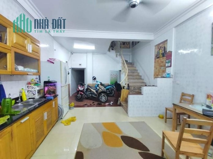 Bán nhà phố Bạch Đằng gần ô tô tặng nội thất  43m 5 tầng MT 4.5m Chỉ 2,7 tỷ.