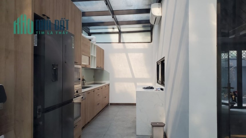 Cho thuê tòa nhà khu Cầu Giấy, Hà Nội. Dt 4000m2 sàn gồm 2 hầm giá rẻ.