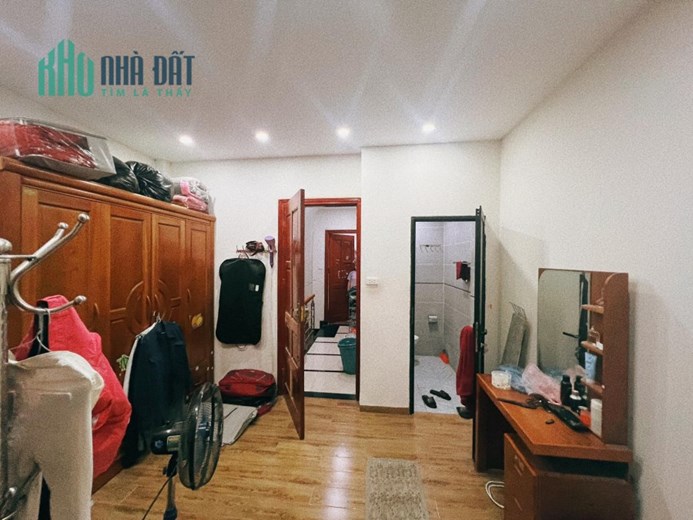 "Căn nhà Độc quyền - Nguyễn Chánh -  42m2, xây dựng tâm huyết, vị trí VIP, ngõ nông thoáng!"