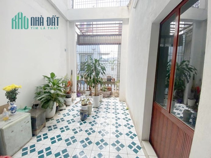Bán nhà Hoàng Cầu 50m Gần hồ Ô tô đỗ cửa Giá mềm oặt