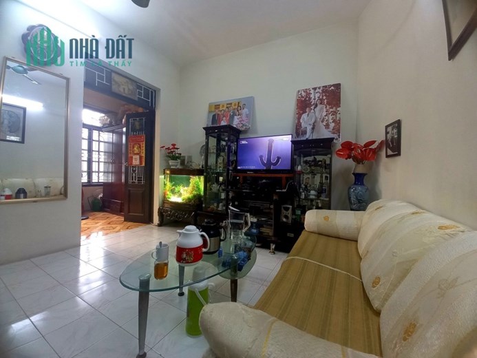 Bán nhà mặt phố Nguyễn Văn Cừ - Long Biên. 41m, 4 tầng, mặt tiền 5.5m