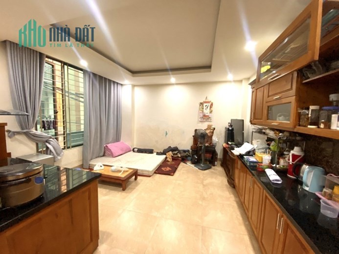 Bán nhà mặt phố Cự Lộc 35m, 5 tầng, mặt tiền 6m.