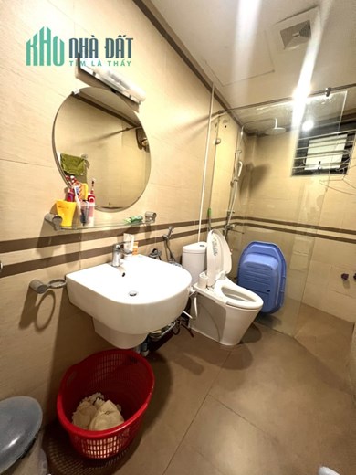 Bán nhà mặt phố Cự Lộc 35m, 5 tầng, mặt tiền 6m.