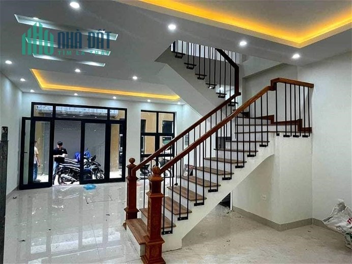 BÁN NHÀ LIỀN KỀ PHẠM VĂN ĐỒNG - TỪ LIÊM. 77m* 5 Tầng, mt: 8m
