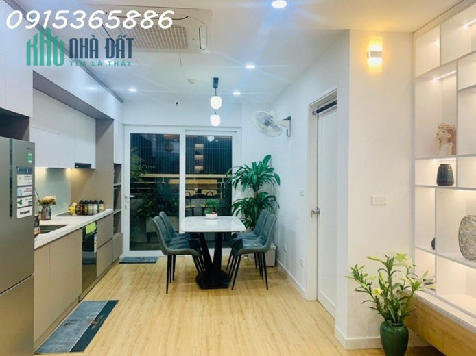 Chính chủ chuyển xuống liền kề nên cần bán căn hộ full nội thất xịn tòa CT1a Nam Đô, Trương Định