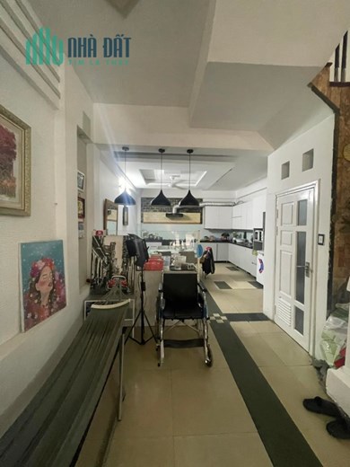 BÁN NHÀ CẦU GIẤY PHỐ TRUNG KÍNH LỚN 85M, 6T, MT 5M, PHÂN LÔ, GARA, KINH DOANH, 16 TỶ