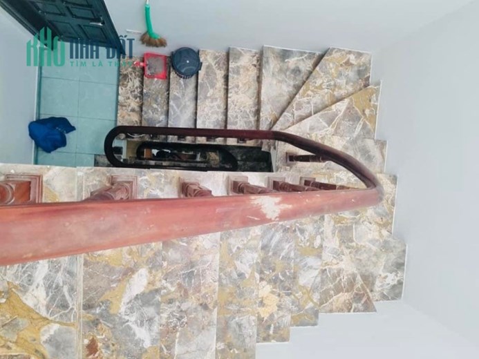 Cần bán gấp Nhà Mễ Trì Thượng 40m2, 4 Tầng,3.6m. Giá rẻ như hạt dẻ ( có thương lượng).