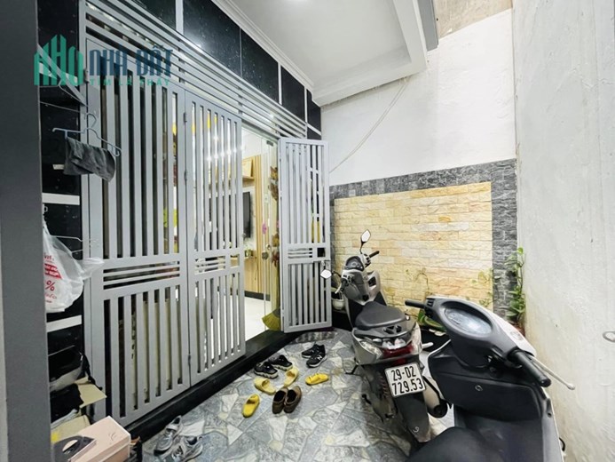 Bán nhà Minh khai ngõ nông, thẳng tắp ra phố, DT37m2, giá 3.4 tỷ.