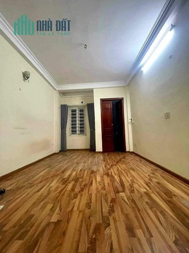 Bán nhà Trương Định, 10m ra ô tô, DT37m2, giá 3.5 tỷ.
